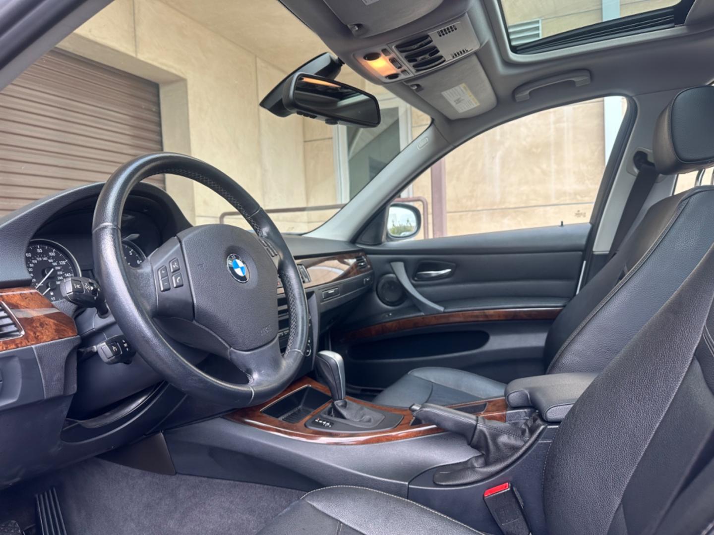 2011 Silver /Black BMW 3-Series Letther (WBAPH5G50BN) with an 6 Cylinder engine, Automatic transmission, located at 30 S. Berkeley Avenue, Pasadena, CA, 91107, (626) 248-7567, 34.145447, -118.109398 - Looking for a dependable, stylish ride in Pasadena, CA, but struggling with bad credit? Look no further than this stunning 2011 BMW 3-Series 328i SA SULEV available at our dealership. We understand the challenges of securing auto financing with less than perfect credit, which is why we offer in-hous - Photo#11